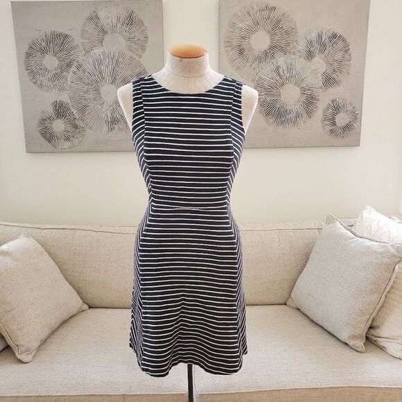 J Crew Paneled Stripe Fit & Flare Striped Mini Dress - size 00 in Black/White. - Picture 4 of 14
